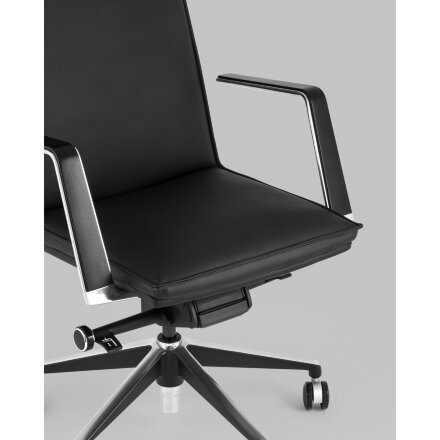 Кресло руководителя TopChairs Arrow черный 